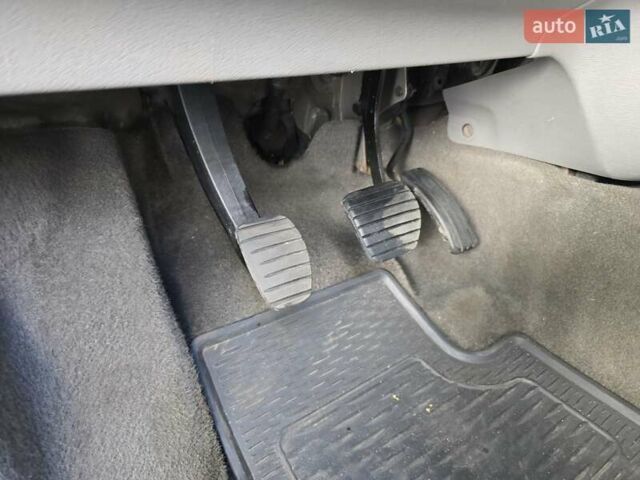 Черный Рено Кенгу, объемом двигателя 1.46 л и пробегом 217 тыс. км за 8900 $, фото 14 на Automoto.ua