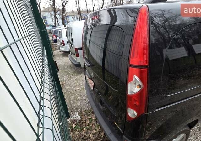 Черный Рено Кенгу, объемом двигателя 1.5 л и пробегом 240 тыс. км за 7300 $, фото 4 на Automoto.ua
