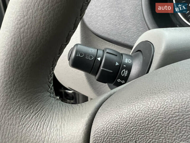 Черный Рено Кенгу, объемом двигателя 1.6 л и пробегом 214 тыс. км за 7300 $, фото 47 на Automoto.ua