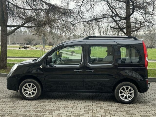 Черный Рено Кенгу, объемом двигателя 1.6 л и пробегом 241 тыс. км за 4850 $, фото 3 на Automoto.ua