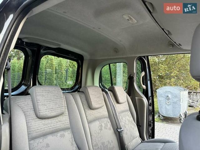 Черный Рено Кенгу, объемом двигателя 1.6 л и пробегом 156 тыс. км за 6950 $, фото 56 на Automoto.ua