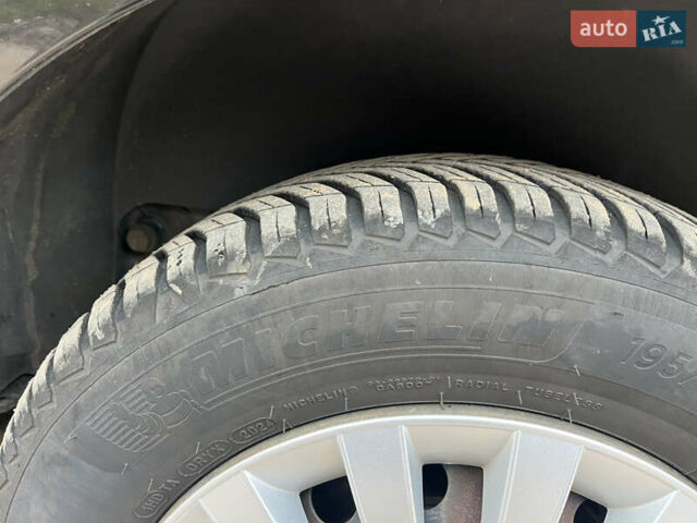 Чорний Рено Кєнгу, об'ємом двигуна 1.6 л та пробігом 201 тис. км за 8400 $, фото 30 на Automoto.ua