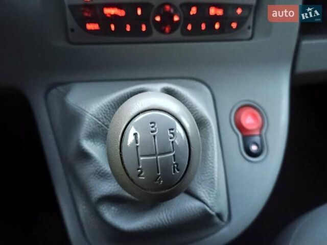 Рено Кєнгу 2010 у Вінниці на Automoto.ua Чорний Рено Кєнгу, об'ємом двигуна 1.6 л та пробігом 227 тис. км за 7850 $, фото 1 на Automoto.ua