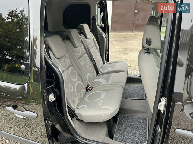 Черный Рено Кенгу, объемом двигателя 1.6 л и пробегом 202 тыс. км за 7800 $, фото 76 на Automoto.ua