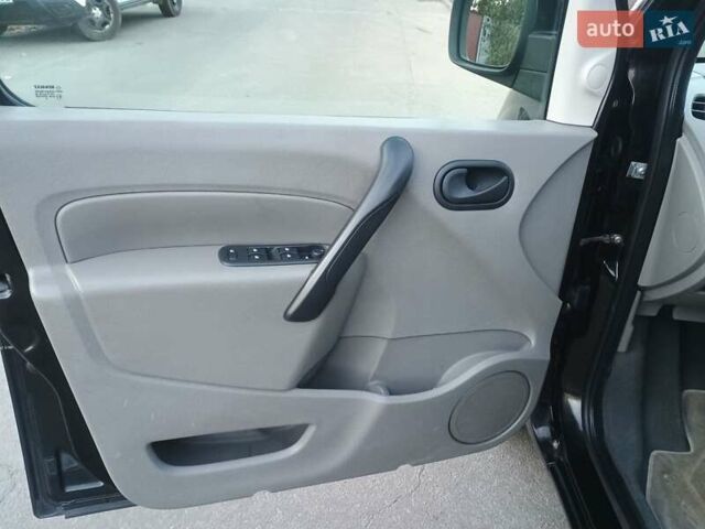 Чорний Рено Кєнгу, об'ємом двигуна 1.6 л та пробігом 228 тис. км за 7850 $, фото 54 на Automoto.ua