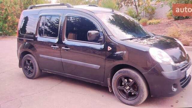 Черный Рено Кенгу, объемом двигателя 1.6 л и пробегом 243 тыс. км за 7000 $, фото 5 на Automoto.ua