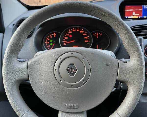 Черный Рено Кенгу, объемом двигателя 1.6 л и пробегом 202 тыс. км за 8100 $, фото 2 на Automoto.ua