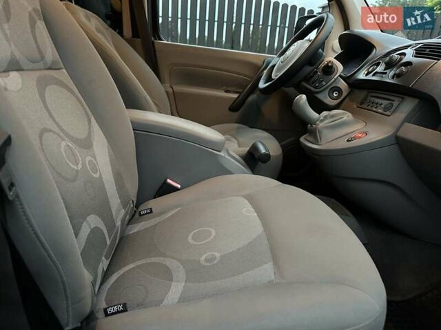 Черный Рено Кенгу, объемом двигателя 1.6 л и пробегом 254 тыс. км за 7300 $, фото 2 на Automoto.ua