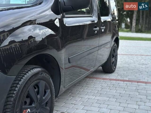 Черный Рено Кенгу, объемом двигателя 1.6 л и пробегом 198 тыс. км за 7500 $, фото 5 на Automoto.ua