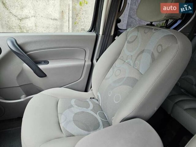 Чорний Рено Кєнгу, об'ємом двигуна 1.6 л та пробігом 146 тис. км за 7600 $, фото 12 на Automoto.ua