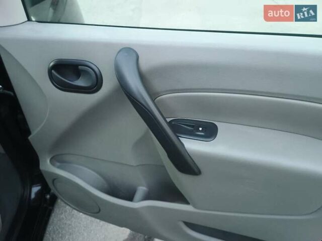 Рено Кєнгу 2010 у Вінниці на Automoto.ua Чорний Рено Кєнгу, об'ємом двигуна 1.6 л та пробігом 227 тис. км за 7850 $, фото 19 на Automoto.ua