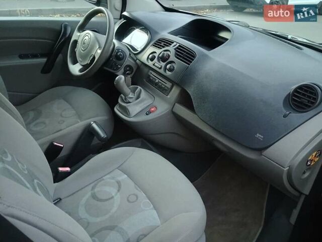 Чорний Рено Кєнгу, об'ємом двигуна 1.6 л та пробігом 228 тис. км за 7850 $, фото 38 на Automoto.ua