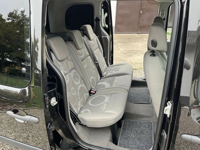 Черный Рено Кенгу, объемом двигателя 0 л и пробегом 203 тыс. км за 7750 $, фото 7 на Automoto.ua