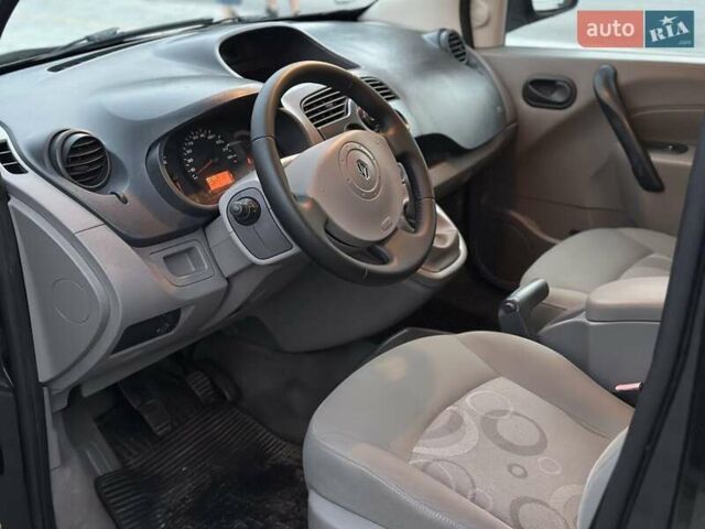 Черный Рено Кенгу, объемом двигателя 1.6 л и пробегом 198 тыс. км за 7500 $, фото 3 на Automoto.ua