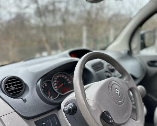 Чорний Рено Кєнгу, об'ємом двигуна 1.6 л та пробігом 229 тис. км за 7999 $, фото 37 на Automoto.ua