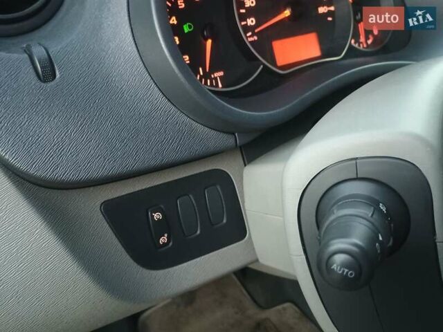 Чорний Рено Кєнгу, об'ємом двигуна 1.6 л та пробігом 228 тис. км за 7850 $, фото 50 на Automoto.ua