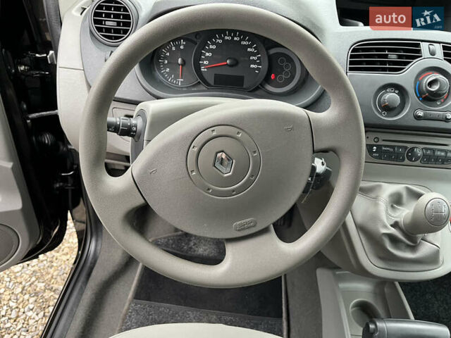 Черный Рено Кенгу, объемом двигателя 1.6 л и пробегом 202 тыс. км за 7800 $, фото 62 на Automoto.ua