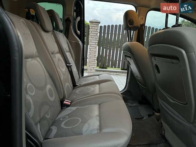 Черный Рено Кенгу, объемом двигателя 1.6 л и пробегом 254 тыс. км за 7300 $, фото 5 на Automoto.ua