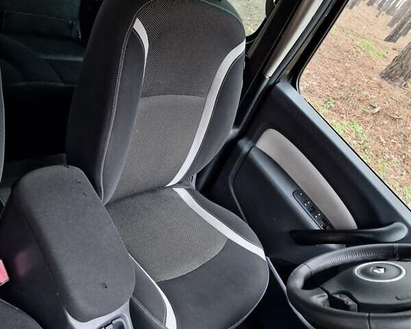 Черный Рено Кенгу, объемом двигателя 1.6 л и пробегом 229 тыс. км за 7900 $, фото 112 на Automoto.ua