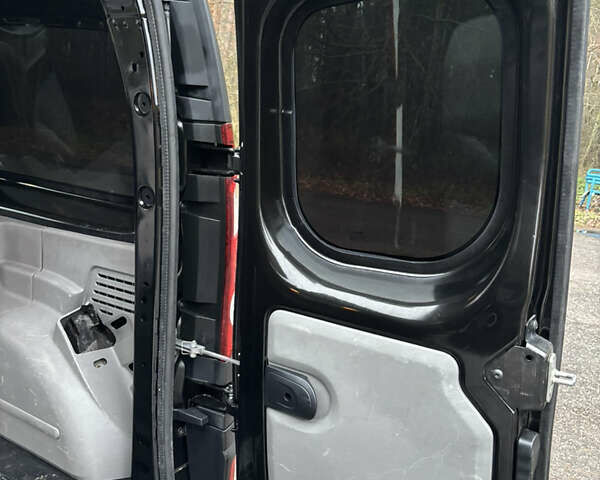 Черный Рено Кенгу, объемом двигателя 1.5 л и пробегом 138 тыс. км за 8500 $, фото 26 на Automoto.ua