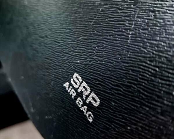 Черный Рено Кенгу, объемом двигателя 1.6 л и пробегом 229 тыс. км за 7900 $, фото 105 на Automoto.ua