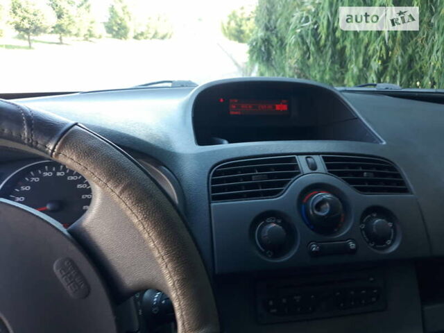 Рено Кенгу 2011 в Хмельницком на Automoto.ua Черный Рено Кенгу, объемом двигателя 1.5 л и пробегом 215 тыс. км за 7900 $, фото 18 на Automoto.ua