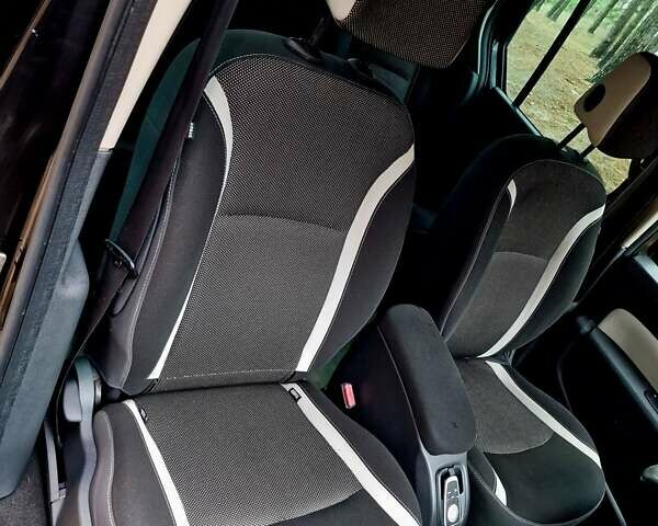 Черный Рено Кенгу, объемом двигателя 1.6 л и пробегом 229 тыс. км за 7900 $, фото 108 на Automoto.ua