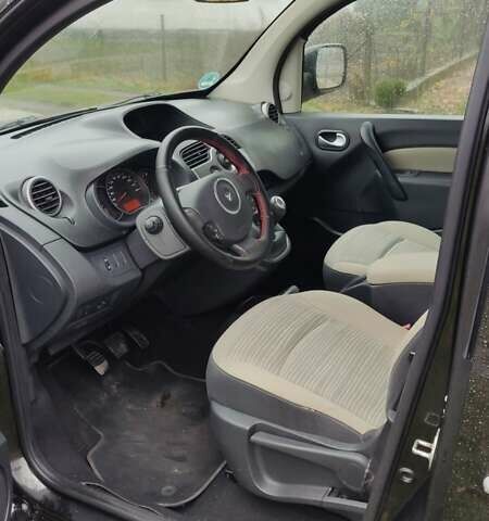 Черный Рено Кенгу, объемом двигателя 1.6 л и пробегом 236 тыс. км за 6700 $, фото 1 на Automoto.ua