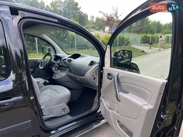 Черный Рено Кенгу, объемом двигателя 1.6 л и пробегом 191 тыс. км за 5300 $, фото 11 на Automoto.ua