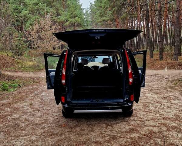 Черный Рено Кенгу, объемом двигателя 1.6 л и пробегом 229 тыс. км за 7900 $, фото 132 на Automoto.ua