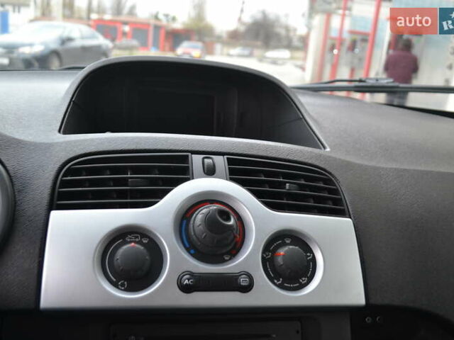 Чорний Рено Кєнгу, об'ємом двигуна 1.6 л та пробігом 170 тис. км за 8450 $, фото 29 на Automoto.ua