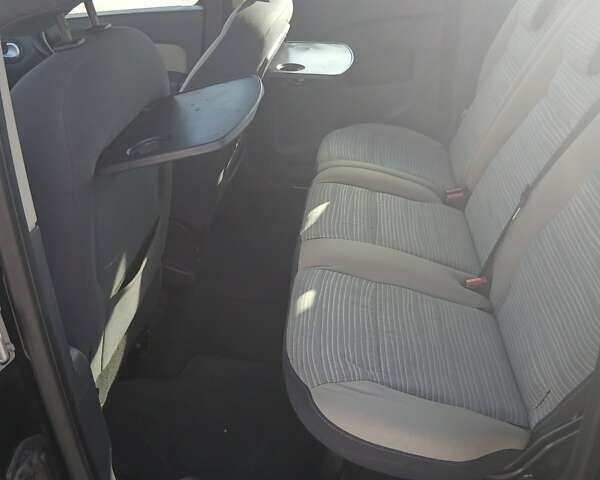 Черный Рено Кенгу, объемом двигателя 1.5 л и пробегом 240 тыс. км за 7600 $, фото 8 на Automoto.ua