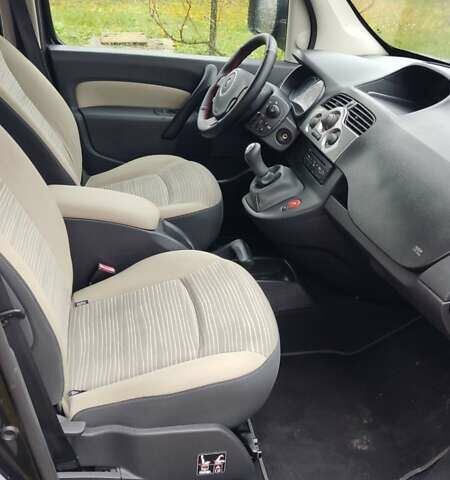 Черный Рено Кенгу, объемом двигателя 1.6 л и пробегом 236 тыс. км за 6700 $, фото 3 на Automoto.ua