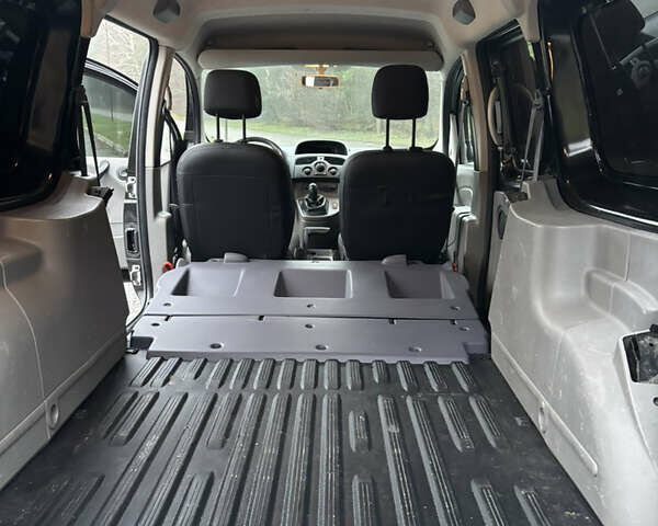 Черный Рено Кенгу, объемом двигателя 1.5 л и пробегом 138 тыс. км за 8500 $, фото 24 на Automoto.ua