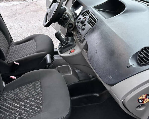 Черный Рено Кенгу, объемом двигателя 1.5 л и пробегом 138 тыс. км за 8500 $, фото 29 на Automoto.ua