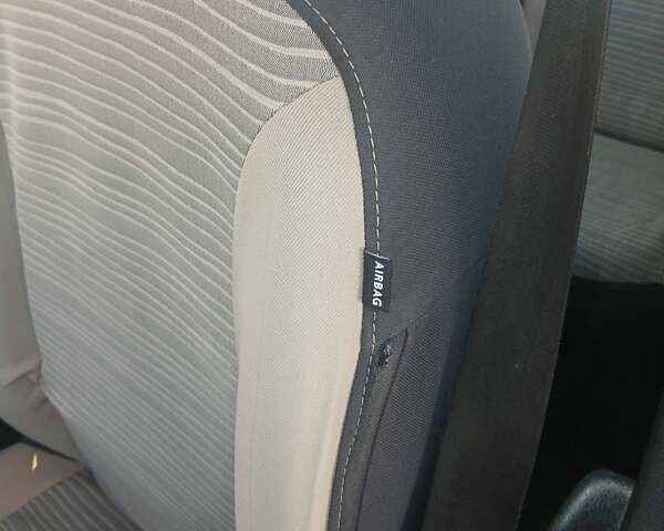 Черный Рено Кенгу, объемом двигателя 1.5 л и пробегом 240 тыс. км за 7600 $, фото 14 на Automoto.ua