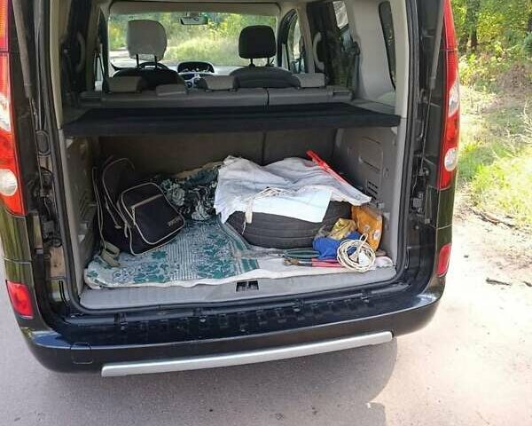 Черный Рено Кенгу, объемом двигателя 1.6 л и пробегом 238 тыс. км за 9100 $, фото 3 на Automoto.ua