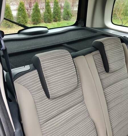 Черный Рено Кенгу, объемом двигателя 1.6 л и пробегом 236 тыс. км за 6700 $, фото 9 на Automoto.ua