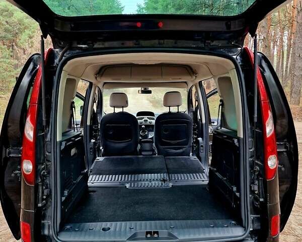 Черный Рено Кенгу, объемом двигателя 1.6 л и пробегом 229 тыс. км за 7900 $, фото 122 на Automoto.ua