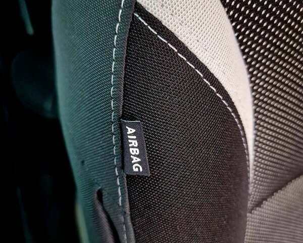 Черный Рено Кенгу, объемом двигателя 1.6 л и пробегом 229 тыс. км за 7900 $, фото 106 на Automoto.ua