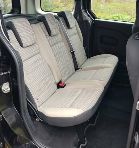 Черный Рено Кенгу, объемом двигателя 1.6 л и пробегом 236 тыс. км за 6700 $, фото 5 на Automoto.ua