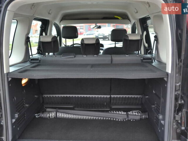 Чорний Рено Кєнгу, об'ємом двигуна 1.6 л та пробігом 170 тис. км за 8450 $, фото 8 на Automoto.ua