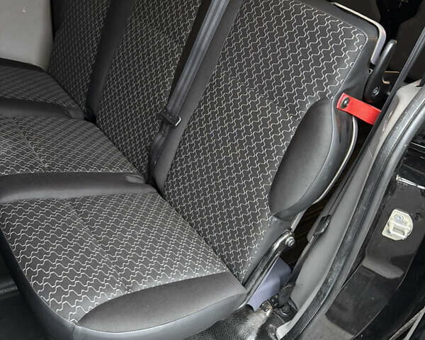 Черный Рено Кенгу, объемом двигателя 1.5 л и пробегом 138 тыс. км за 8500 $, фото 21 на Automoto.ua