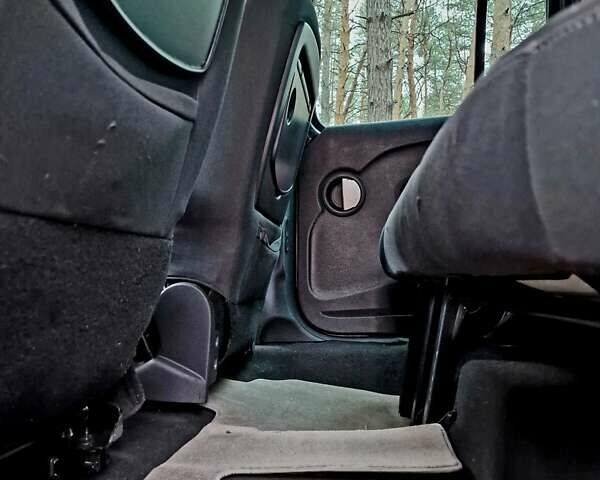 Черный Рено Кенгу, объемом двигателя 1.6 л и пробегом 229 тыс. км за 7900 $, фото 71 на Automoto.ua