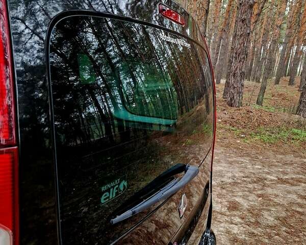 Черный Рено Кенгу, объемом двигателя 1.6 л и пробегом 229 тыс. км за 8000 $, фото 29 на Automoto.ua