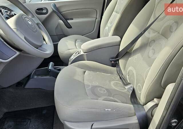 Черный Рено Кенгу, объемом двигателя 1.5 л и пробегом 220 тыс. км за 8700 $, фото 6 на Automoto.ua