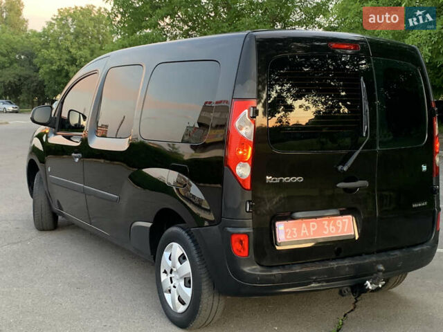 Черный Рено Кенгу, объемом двигателя 0 л и пробегом 103 тыс. км за 8200 $, фото 4 на Automoto.ua