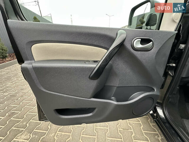 Чорний Рено Кєнгу, об'ємом двигуна 1.6 л та пробігом 212 тис. км за 8599 $, фото 15 на Automoto.ua