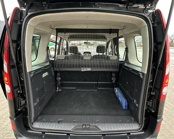 Чорний Рено Кєнгу, об'ємом двигуна 1.6 л та пробігом 212 тис. км за 8599 $, фото 20 на Automoto.ua