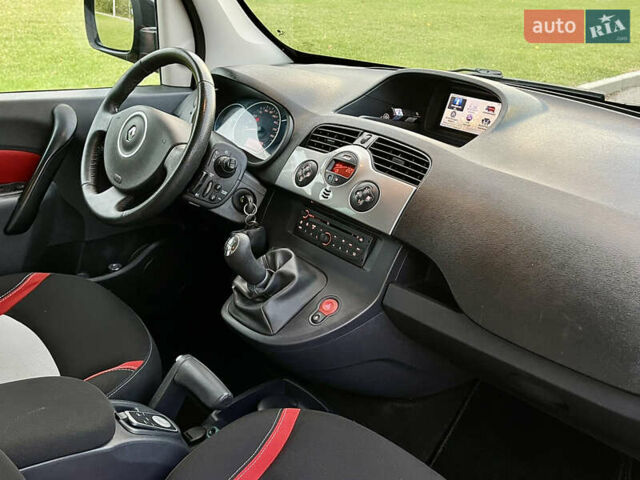 Черный Рено Кенгу, объемом двигателя 1.6 л и пробегом 178 тыс. км за 8750 $, фото 14 на Automoto.ua